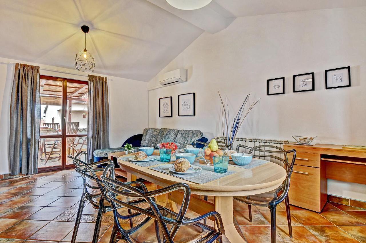 Apartament Adriana *