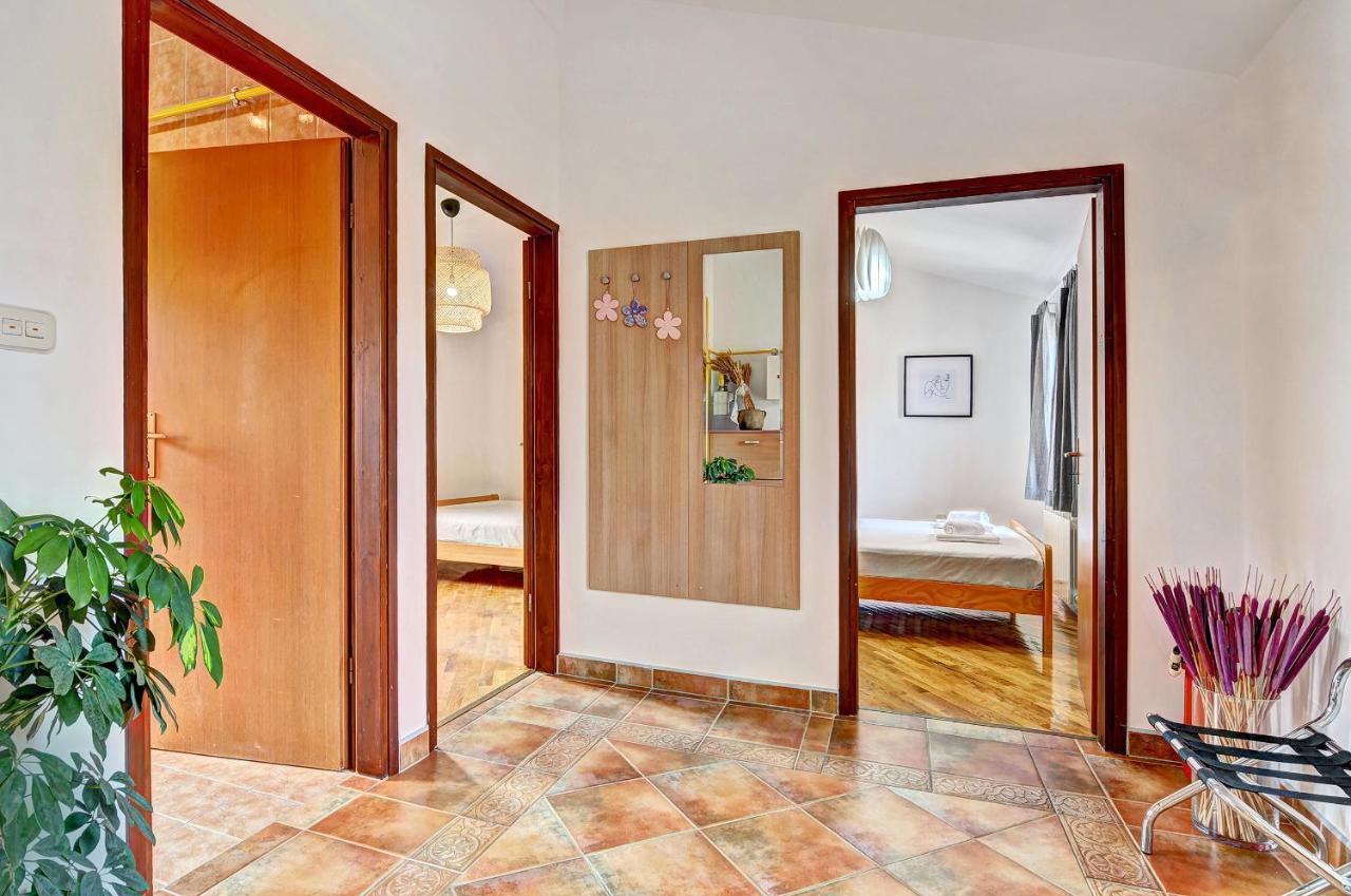 Apartment Adriana *